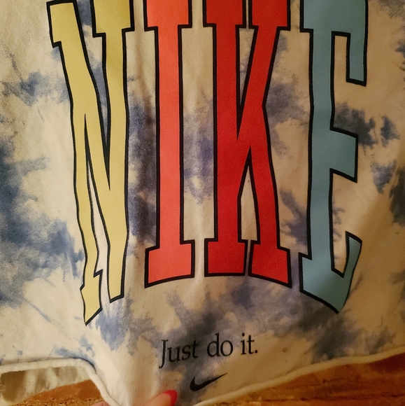 NIKE Crop Tee - Picture 2 of 3